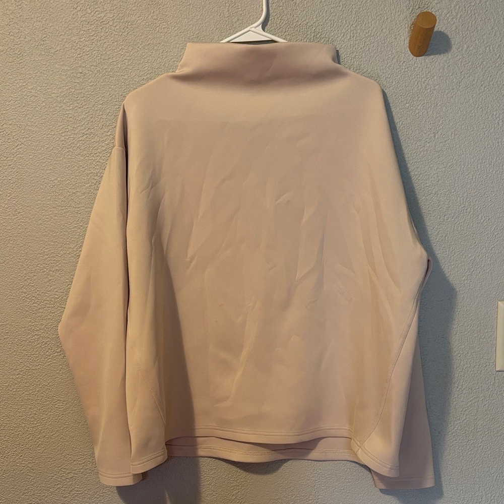 ADAY like a boss cream pullover